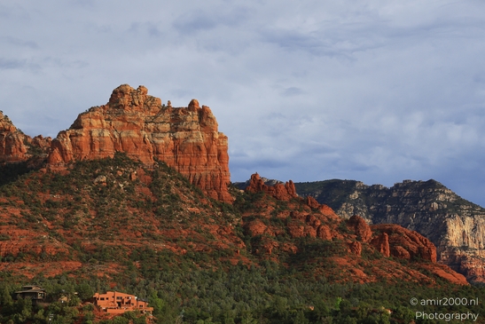 Sunset_Over_Bell_Rock_Formations_Sedona_Arizona_USA_Western_USA_Nature_Photography_Canon_EOS_R5_Mark_II_2025_010.JPG