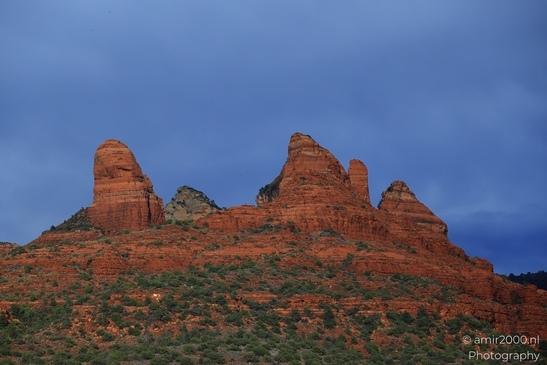 Sunset_Over_Bell_Rock_Formations_Sedona_Arizona_USA_Western_USA_Nature_Photography_Canon_EOS_R5_Mark_II_2025_012.JPG