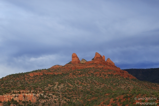 Sunset_Over_Bell_Rock_Formations_Sedona_Arizona_USA_Western_USA_Nature_Photography_Canon_EOS_R5_Mark_II_2025_014.JPG