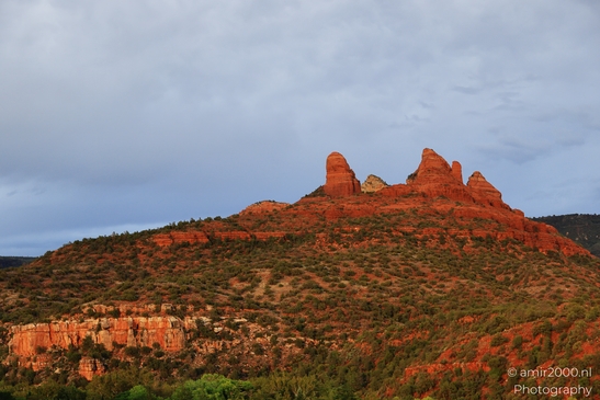 Sunset_Over_Bell_Rock_Formations_Sedona_Arizona_USA_Western_USA_Nature_Photography_Canon_EOS_R5_Mark_II_2025_019.JPG