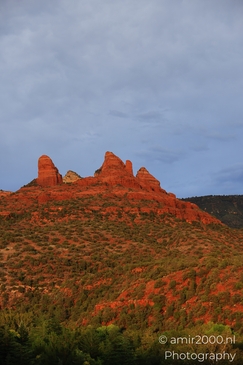 Sunset_Over_Bell_Rock_Formations_Sedona_Arizona_USA_Western_USA_Nature_Photography_Canon_EOS_R5_Mark_II_2025_020.JPG