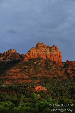 Sunset_Over_Bell_Rock_Formations_Sedona_Arizona_USA_Western_USA_Nature_Photography_Canon_EOS_R5_Mark_II_2025_021.JPG