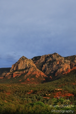 Sunset_Over_Bell_Rock_Formations_Sedona_Arizona_USA_Western_USA_Nature_Photography_Canon_EOS_R5_Mark_II_2025_022.JPG