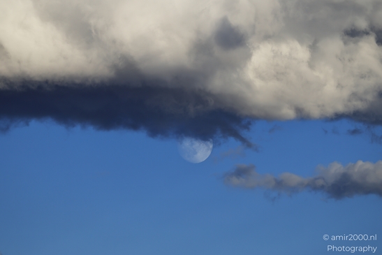 The_Moon_and_The_Clouds_Nature_Art_Denver_Colorado_USA_Western_USA_Nature_Photography_Canon_EOS_R5_Mark_II_2025_001.JPG
