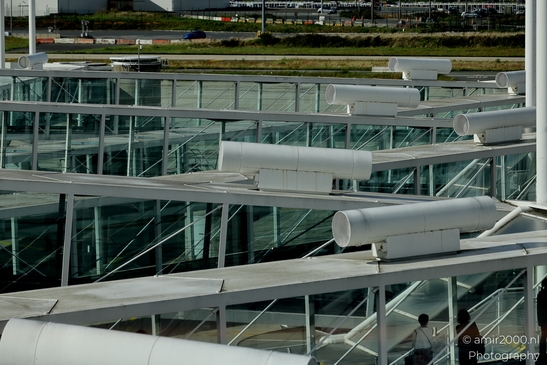 Airport_jetbridge_ductwork_and_glass_walkways_geometry_Charles_de_Gaulle_Airport_Paris_France_Aviation_Photography_Canon_EOS_R5_Mark_II_2025_001.JPG