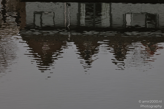 Architecture_And_Reflections_In_Canal_Amsterdam_Netherlands_Cityscape_Photography_Canon_EOS_R5_Mark_II_2025_001.JPG