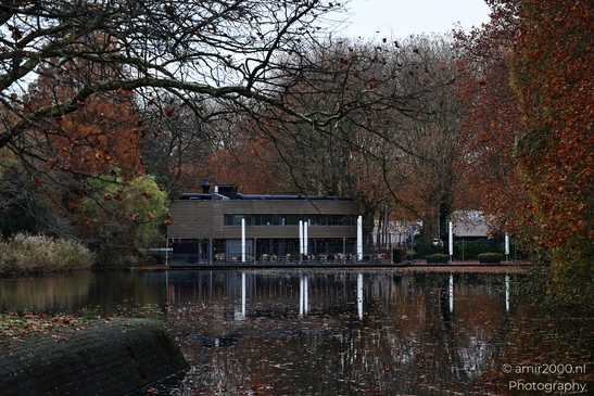 Autumnal_Reflections_In_Park_With_Modern_Building_Amstelveen_Netherlands_cityscape_Photography_Canon_EOS_R5_Mark_II_2025_001.JPG