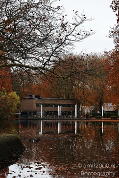 Autumnal_Reflections_In_Park_With_Modern_Building_Amstelveen_Netherlands_cityscape_Photography_Canon_EOS_R5_Mark_II_2025_002.JPG