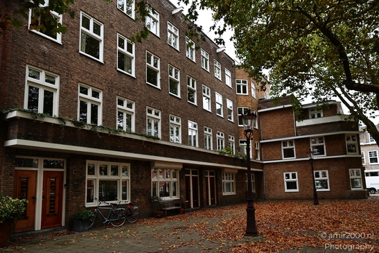 Autumnal_Urban_Landscape_With_Red_Brick_Buildings_Amsterdam_Netherlands_cityscape_Photography_Canon_EOS_R5_Mark_II_2025_003.JPG