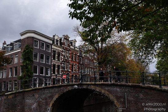 Dutch_Canal_With_Traditional_Buildings_And_Boats_Amsterdam_Netherlands_cityscape_Photography_Canon_EOS_R5_Mark_II_2025_003.JPG