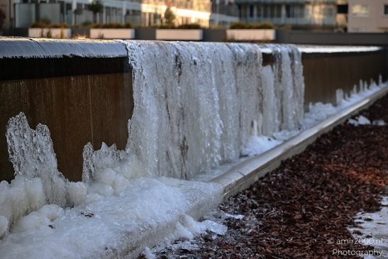 Icicles_On_A_Fountain_Edge_In_Winter_Amsterdam_Netherlands_Cityscape_Photography_Canon_EOS_R5_Mark_II_2025_001.JPG