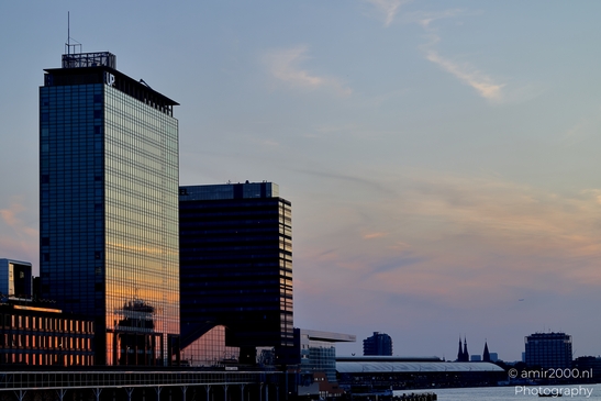 Mövenpick_Hotel_and_PTA_during_sunset_Amsterdam_Netherlands_Cityscape_Photography_Canon_EOS_R5_Mark_II_2025_001.JPG