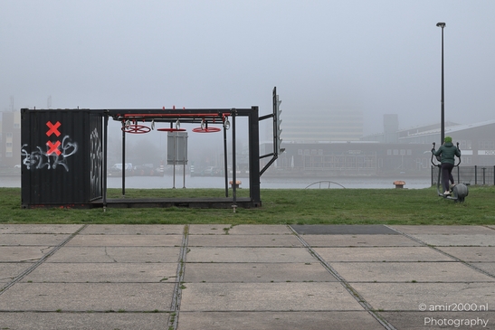 Outdoor_Fitness_Equipment_In_Foggy_Weather_Java_Eiland_Amsterdam_Netherlands_Cityscape_Photography_Canon_EOS_R5_Mark_II_2025_001.JPG