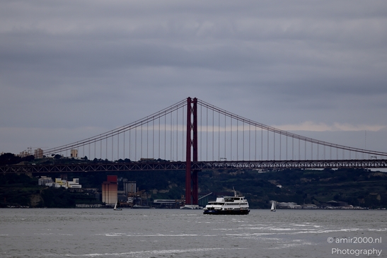 Ponte_25_de_Abril_Bridge_Lisbon_Portugal_Cityscape_Photography_Canon_EOS_R5_Mark_II_2025_002.JPG