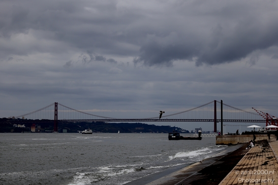 Ponte_25_de_Abril_Bridge_Lisbon_Portugal_Cityscape_Photography_Canon_EOS_R5_Mark_II_2025_003.JPG