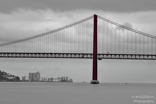 Ponte_25_de_Abril_Bridge_Lisbon_Portugal_Cityscape_Photography_Canon_EOS_R5_Mark_II_2025_005.JPG