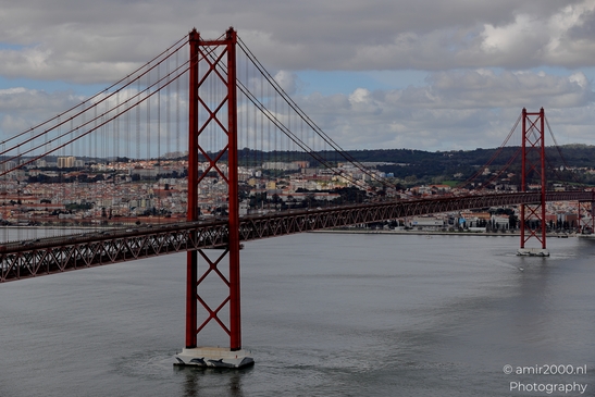 Ponte_25_de_Abril_Bridge_Lisbon_Portugal_Cityscape_Photography_Canon_EOS_R5_Mark_II_2025_007.JPG