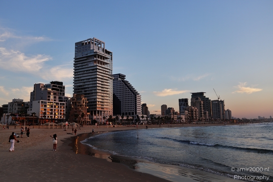 Urban_Coastal_Scene_At_Sunset_Beachfront_Tel_Aviv_jaffa_Israel_cityscape_Photography_Canon_EOS_R5_Mark_II_2025_001.JPG