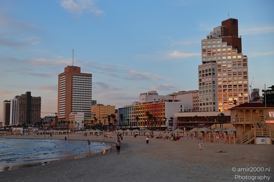 Urban_Coastal_Scene_At_Sunset_Beachfront_Tel_Aviv_jaffa_Israel_cityscape_Photography_Canon_EOS_R5_Mark_II_2025_005.JPG