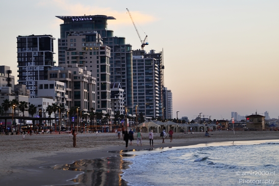 Urban_Coastal_Scene_At_Sunset_Beachfront_Tel_Aviv_jaffa_Israel_cityscape_Photography_Canon_EOS_R5_Mark_II_2025_006.JPG