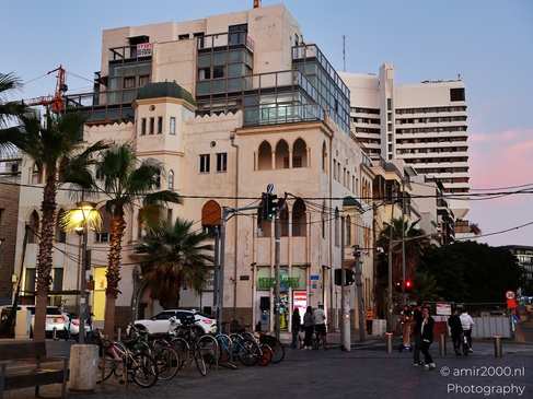 Urban_Coastal_Scene_At_Sunset_Beachfront_Tel_Aviv_jaffa_Israel_cityscape_Photography_Canon_EOS_R5_Mark_II_2025_011.JPG