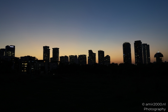 Urban_Skyline_At_Dusk_With_Silhouetted_Buildings_Ramat_Gan_Israel_cityscape_Photography_Canon_EOS_R5_Mark_II_2025_003.JPG