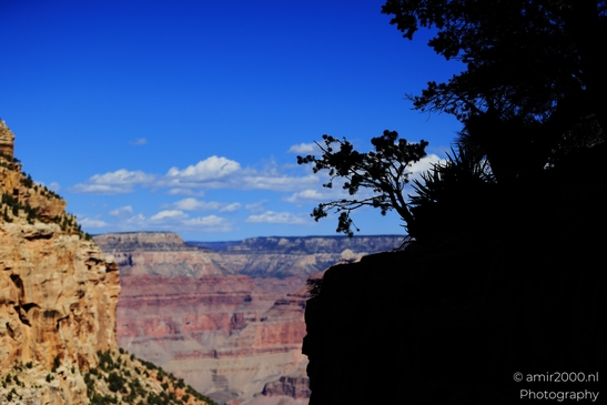 Yaki_Point_viewpoint_deep_inner_canyon_views_with_dramatic_cliff_shadowed_walls_and_distant_ridgelines_Arizona_USA_Grandcanyon_Photography_Canon_EOS_R5_Mark_II_2025_037.JPG