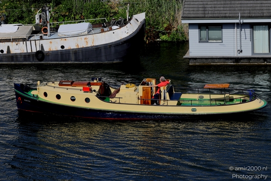 Boating_On_The_Canal_Summer_Amsterdam_Netherlands_Miscellaneous_Photography_Canon_EOS_R5_Mark_II_2025_013.JPG