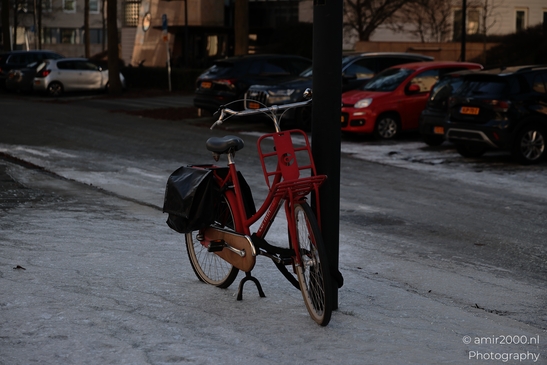 Urban_Winter_Bicycles_In_Snowy_Streets_Amsterdam_Netherlands_Miscellaneous_Photography_Canon_EOS_R5_Mark_II_2025_001.JPG