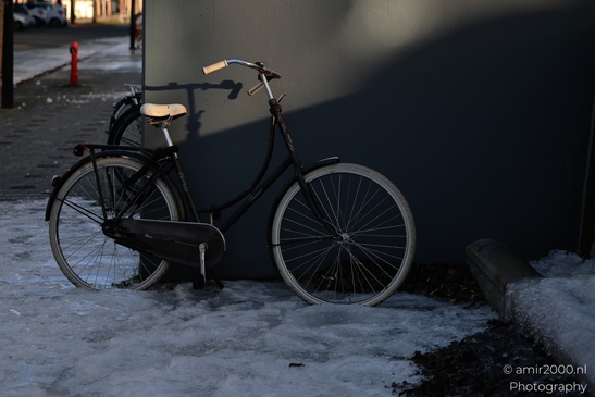 Urban_Winter_Bicycles_In_Snowy_Streets_Amsterdam_Netherlands_Miscellaneous_Photography_Canon_EOS_R5_Mark_II_2025_002.JPG