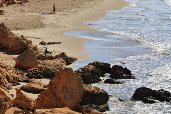 Cliffs_And_Waves_At_The_Beach_Mediterranean_Sea_Israel_nature_Photography_Canon_EOS_R5_Mark_II_2025_004.JPG