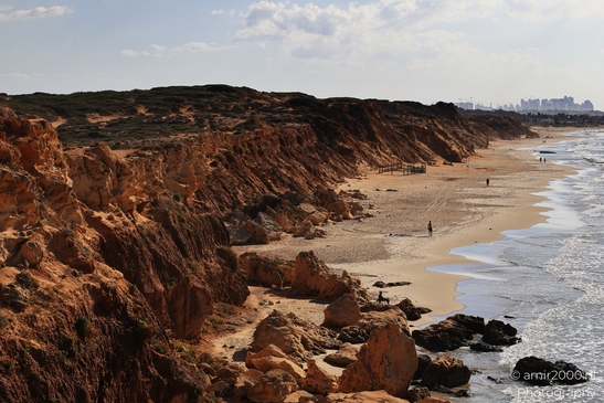Cliffs_And_Waves_At_The_Beach_Mediterranean_Sea_Israel_nature_Photography_Canon_EOS_R5_Mark_II_2025_005.JPG