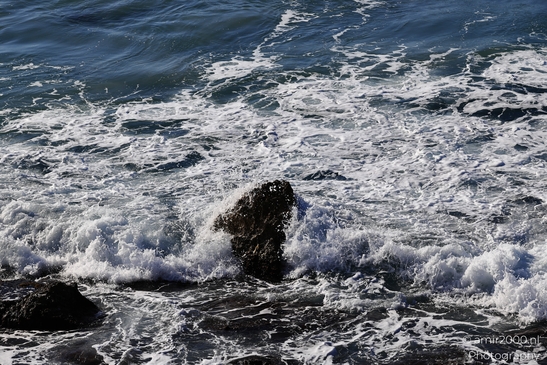 Cliffs_And_Waves_At_The_Beach_Mediterranean_Sea_Israel_nature_Photography_Canon_EOS_R5_Mark_II_2025_013.JPG