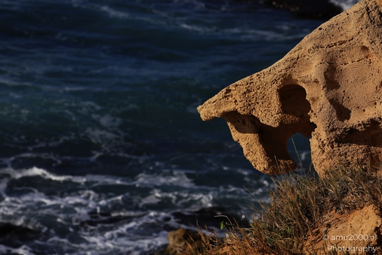 Cliffs_And_Waves_At_The_Beach_Mediterranean_Sea_Israel_nature_Photography_Canon_EOS_R5_Mark_II_2025_018.JPG