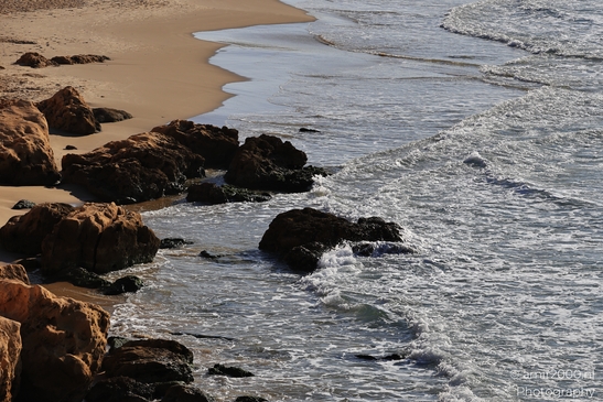 Cliffs_And_Waves_At_The_Beach_Mediterranean_Sea_Israel_nature_Photography_Canon_EOS_R5_Mark_II_2025_019.JPG