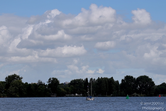 Peaceful_Boating_Scene_on_the_Ij_Amsterdam_Netherlands_Nature_Photography_Canon_EOS_R5_Mark_II_2025_001.JPG