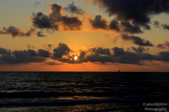 Summer_Sunset_at_Tel_Aviv_Mediterranean_Sea_Israel_Nature_Photography_Canon_EOS_R5_Mark_II_2025_015.JPG