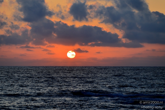 Summer_Sunset_at_Tel_Aviv_Mediterranean_Sea_Israel_Nature_Photography_Canon_EOS_R5_Mark_II_2025_019.JPG