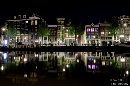 Amstel_reflection_urban_cityscape_light_Amsterdam_Netherlands_Night_Photography_Canon_EOS_R5_Mark_II_2025_005.JPG