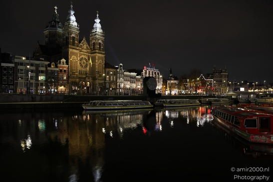 Basilica_of_Saint_Nicholas_Reflection_Amsterdam_Netherlands_Night_Photography_Canon_EOS_R5_Mark_II_2025_002.JPG