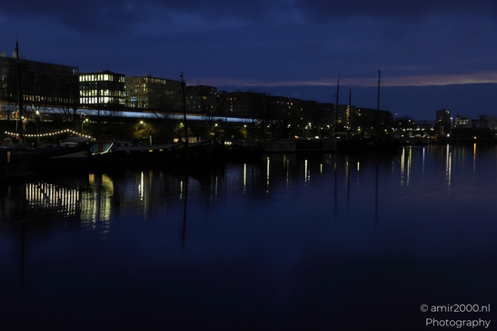 Dijksgracht_Reflections_On_Water_And_Lights_Amsterdam_Netherlands_Night_Photography_Canon_EOS_R5_Mark_II_2025_001.JPG