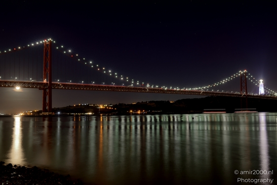 Ponte_25_de_Abril_Bridge_Lisbon_Portugal_Night_Photography_Canon_EOS_R5_Mark_II_2025_006.JPG