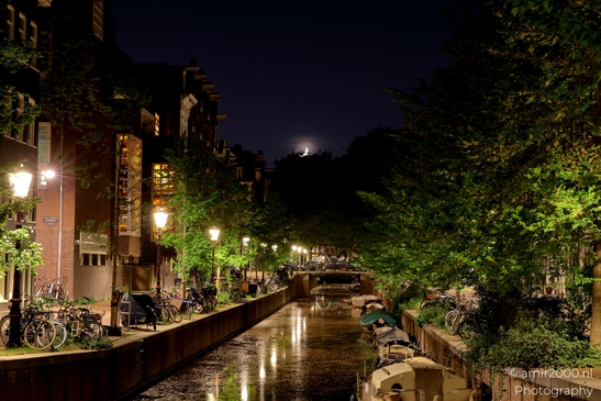 Recht_Boomssloot_de_Lastage_Nieuwmarktbuurt_Amsterdam_Netherlands_Night_Photography_Canon_EOS_R5_Mark_II_2025_001.JPG
