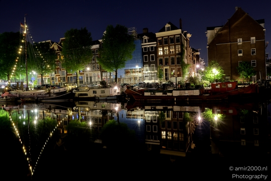 Waalseilandsgracht_binnenstad_reflection_Amsterdam_Netherlands_Night_Photography_Canon_EOS_R5_Mark_II_2025_003.JPG