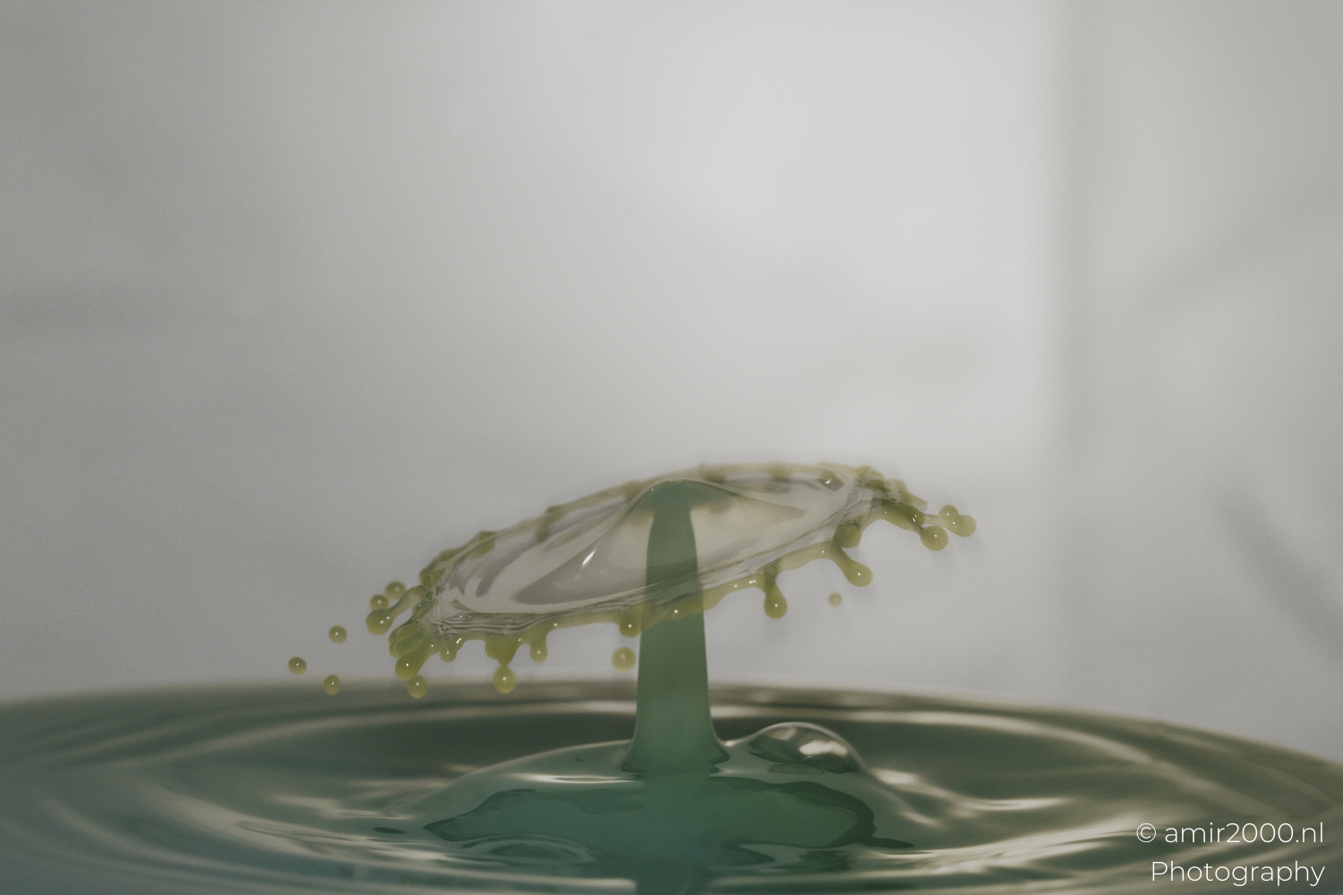 High Speed Water Crowns and Umbrellas from a Studio Session