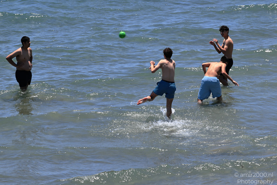 Beach_Activities_At_Larnaca_Bay_Larnaca_Cyprus_People_Creative_Collection_Photography_Canon_EOS_R5_Mark_II_2026_030.JPG