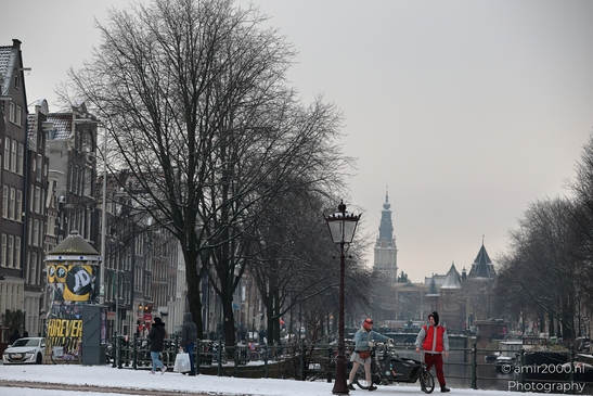 City_Snow_And_Cyclists_In_Canal_Area_Amsterdam_Netherlands_People_Creative_Collection_Photography_Canon_EOS_R5_Mark_II_2026_001.JPG