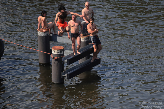 Enjoying_The_Hot_Day_By_The_Canal_Amsterdam_Netherlands_People_Creative_Collection_Photography_Canon_EOS_R5_Mark_II_2026_003.JPG