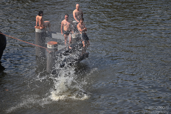 Enjoying_The_Hot_Day_By_The_Canal_Amsterdam_Netherlands_People_Creative_Collection_Photography_Canon_EOS_R5_Mark_II_2026_007.JPG