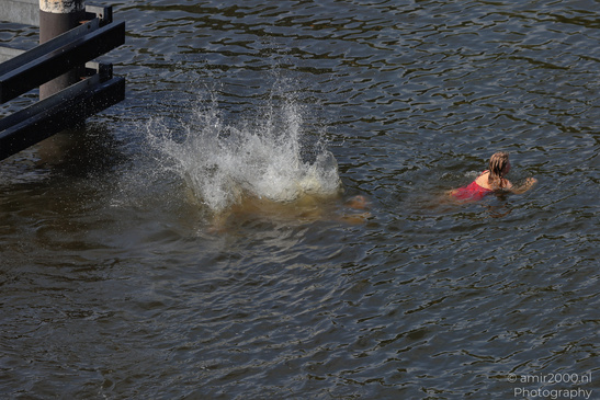 Enjoying_The_Hot_Day_By_The_Canal_Amsterdam_Netherlands_People_Creative_Collection_Photography_Canon_EOS_R5_Mark_II_2026_020.JPG